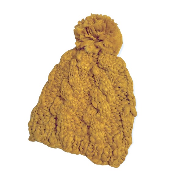 Luxurious Hand-Knitted Cable Knit Beanie With Pom Pom Detail - Picture 3 of 6